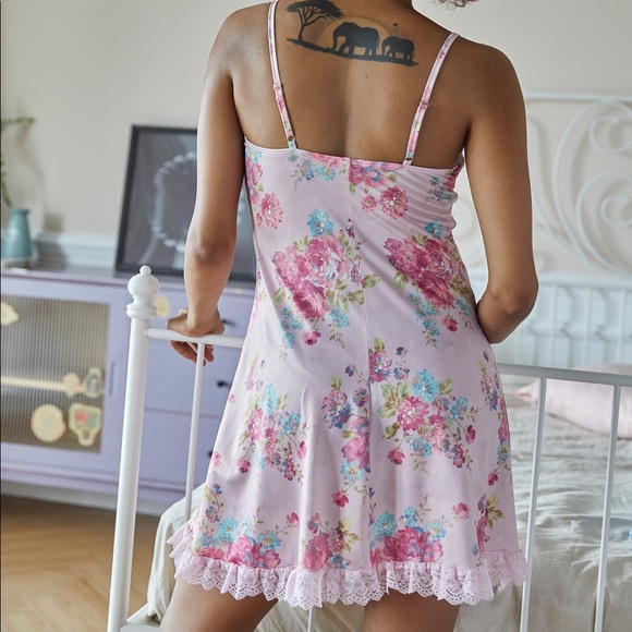Floral Lace Trim Nightie - Picture 3 of 5